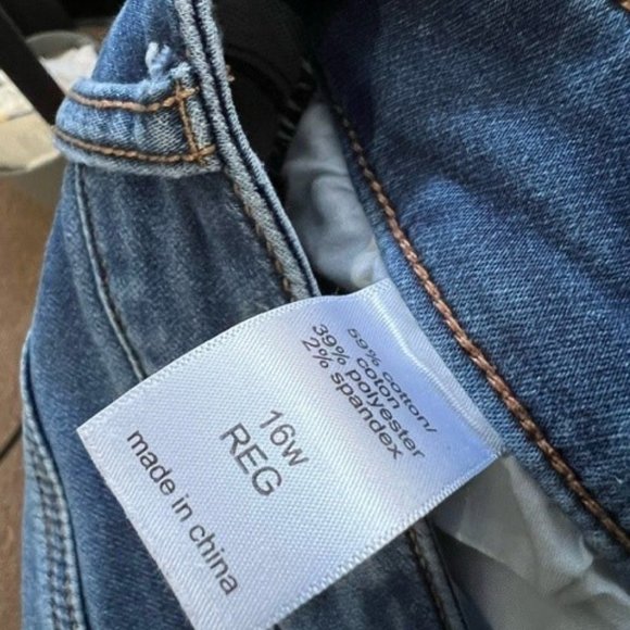 EUC Maurices size 16W Jeans! - Picture 2 of 2
